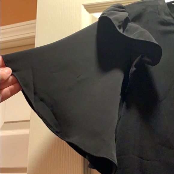 ✨Lucy Wang Missguided Black Ruffle Sleeve Top, NWT. - Picture 2 of 5